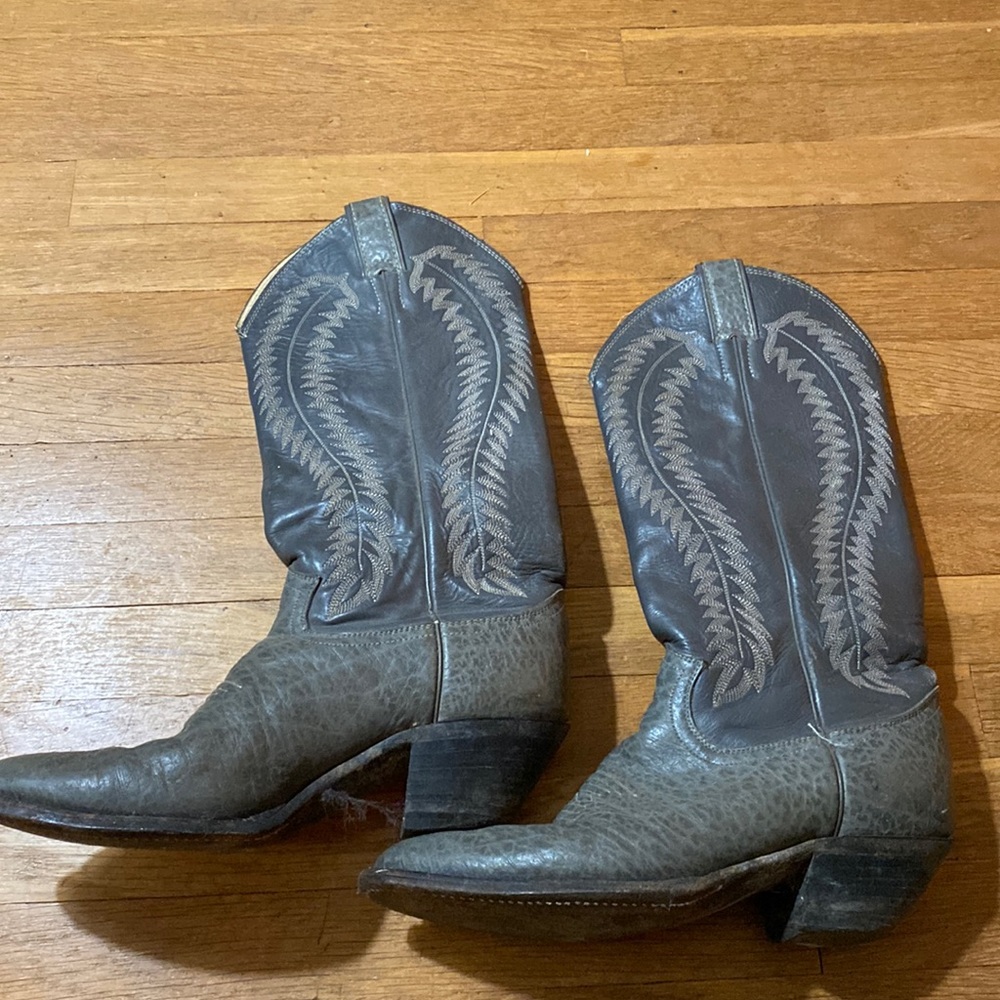 Cowboy boots, grey, nicely worn